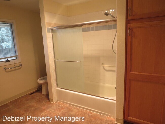 Building Photo - 5 br, 3 bath House - 3234 Jack Burke Lane
