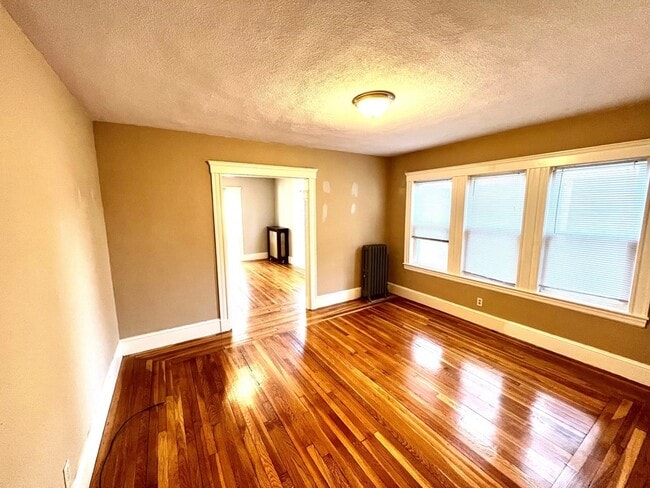 Building Photo - 14 Beach Rd