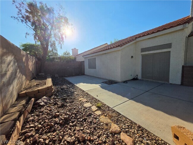 Building Photo - 7645 Rockfield Dr
