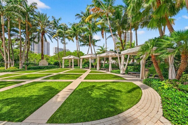 Building Photo - 2800 Island Blvd