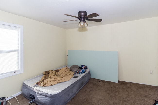 Building Photo - 15104 Halsted St