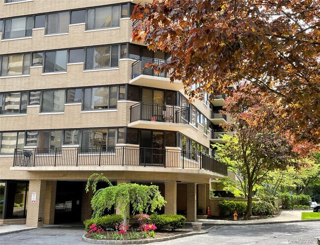 Building Photo - 25 Rockledge Ave