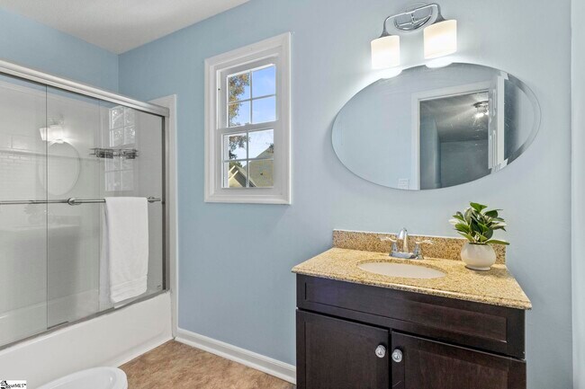 Building Photo - 405 Creek Dr