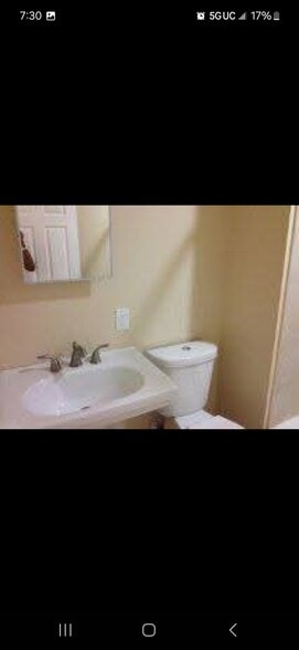 Bathroom - 109 N Sickels St