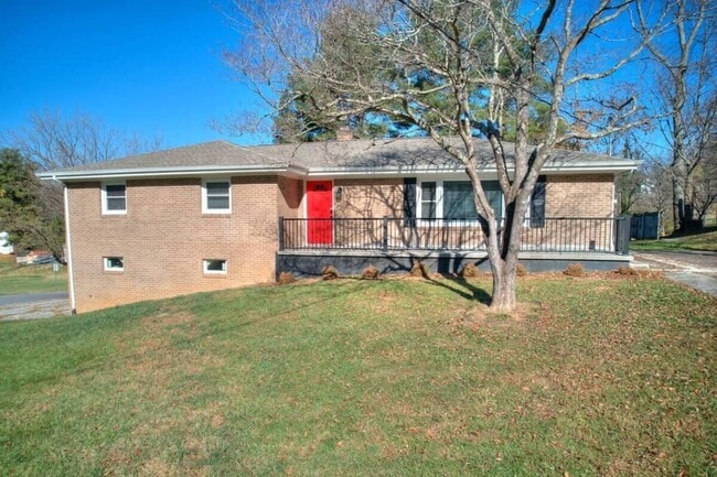 Building Photo - 201 Springdale Rd