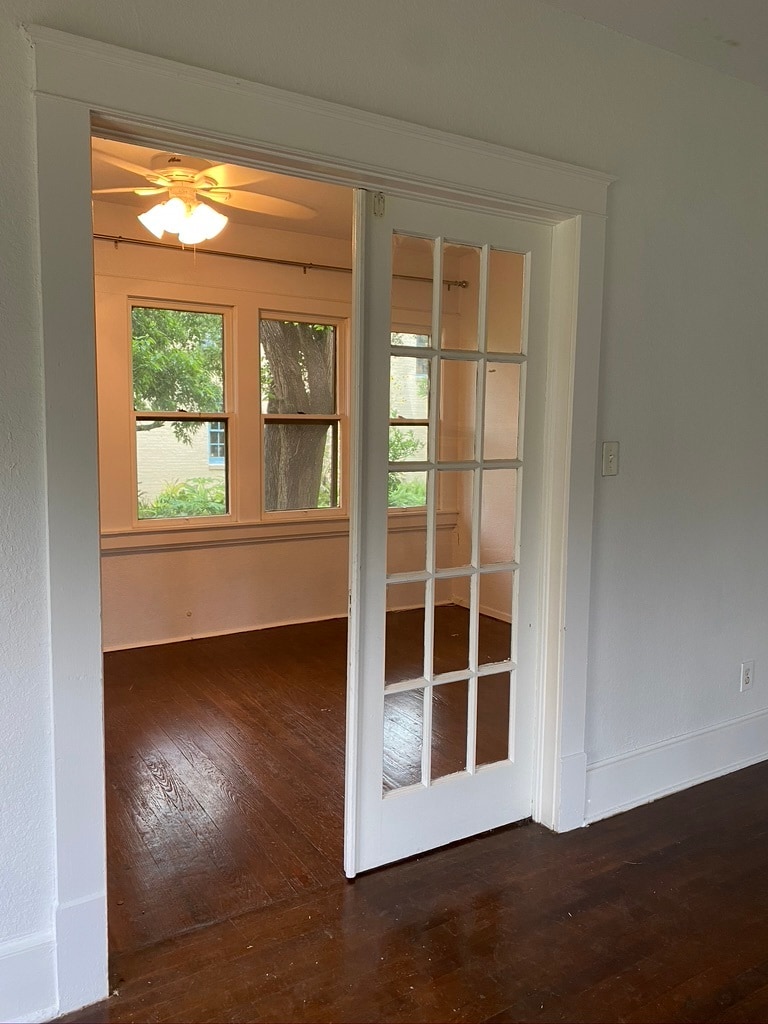 Office/Studio. - 609 N 15th St