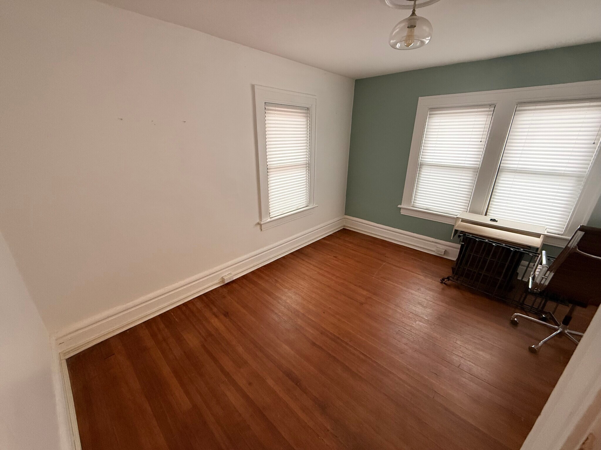 bedroom1 - 675 Linwood Ave