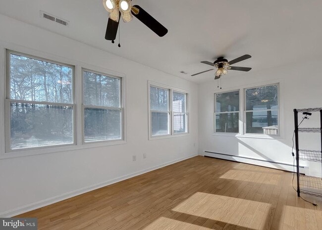 Building Photo - 37117 Moore Rd