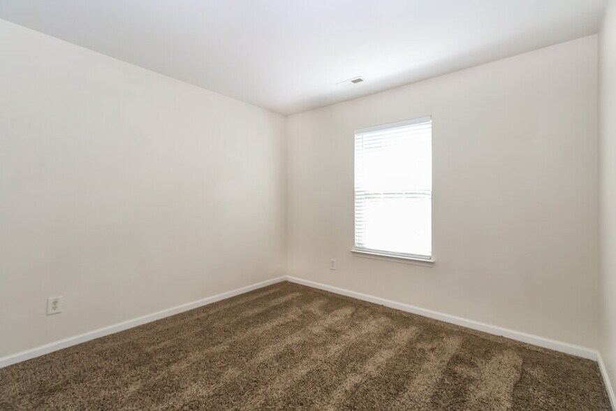 Building Photo - 16105 Long Talon Way