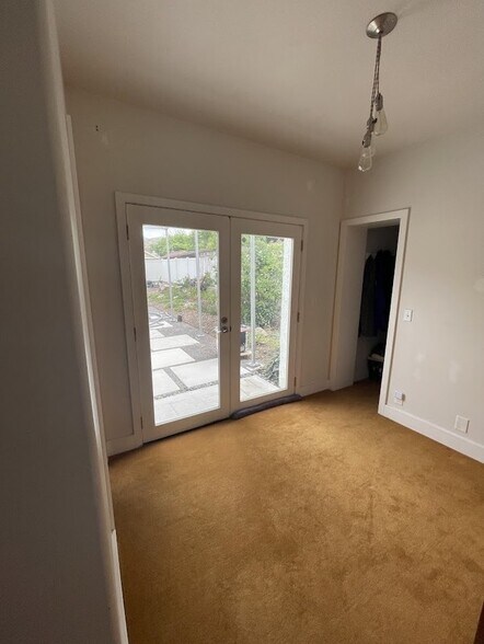 Building Photo - 819 E 300 S