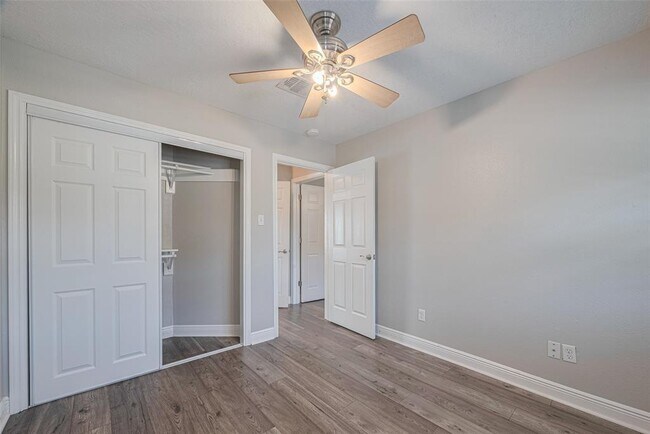 Building Photo - 15803 Locust Grove Dr