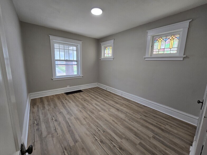 Building Photo - 3519 Belaire Pl