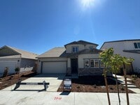 Building Photo - One Bedroom & One Bathroom Apartment