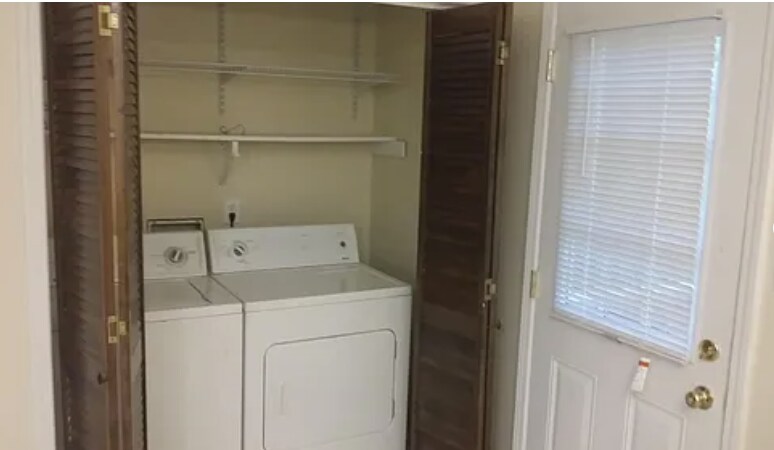 Washer and dryer in unit - 4354 Coopers Creek Dr SE