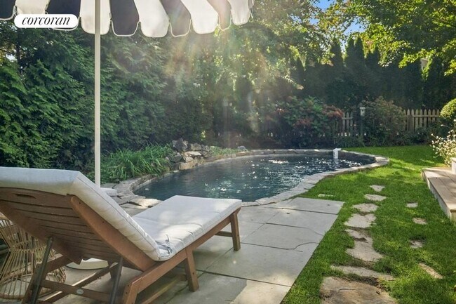 Building Photo - 62 Middle Pond Rd