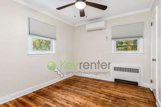 Building Photo - Spacious 4-Bedroom Home with Huge Fenced Y...