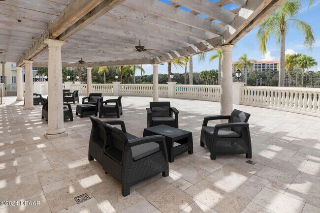 Building Photo - 102 Yacht Harbor Dr