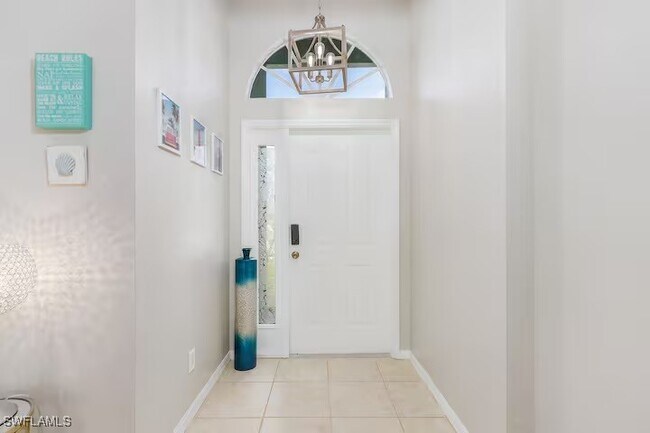 Building Photo - 2705 SW 11th Pl