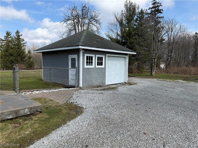 Building Photo - 364 N Chillicothe Rd