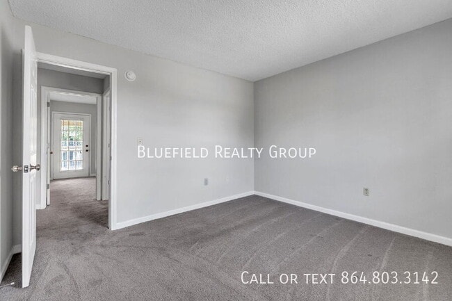 Building Photo - 250 Elm St