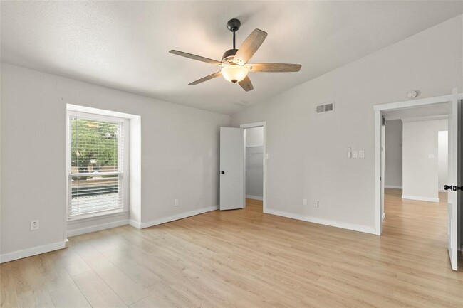 Building Photo - 5711 Sugar Hill Dr