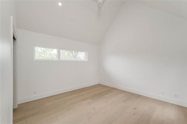 Building Photo - 1206 Justin Ln