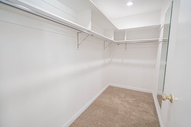 Building Photo - 3-Bedroom Single-Story Home with Private P...