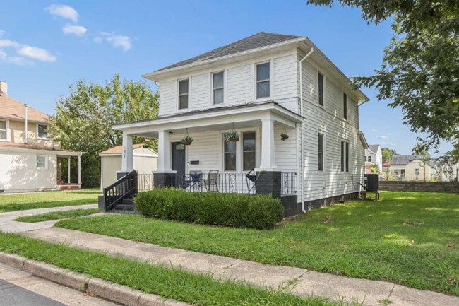 Building Photo - 1058 Mapole Ave