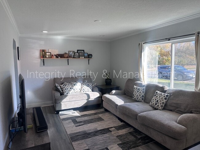 Building Photo - 901 S Alcott St