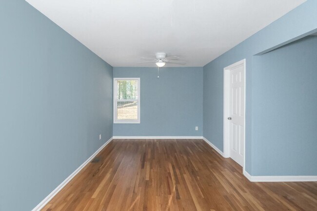 Building Photo - WELCOME HOME!