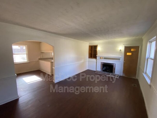 Building Photo - 126 Forest Ave