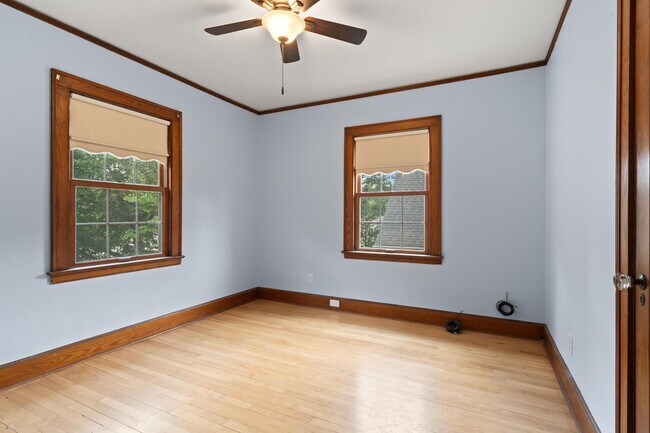 Building Photo - 1105 Barnes St