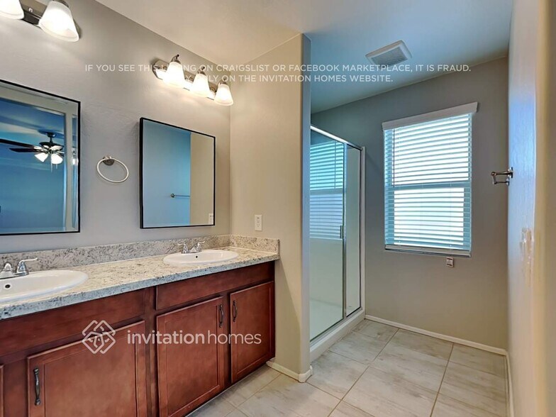 Building Photo - 4465 Kirkland Ave