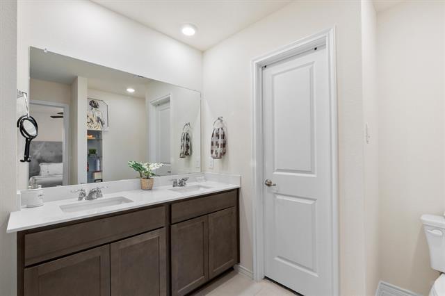 Building Photo - 1109 Blossom Ct Dr