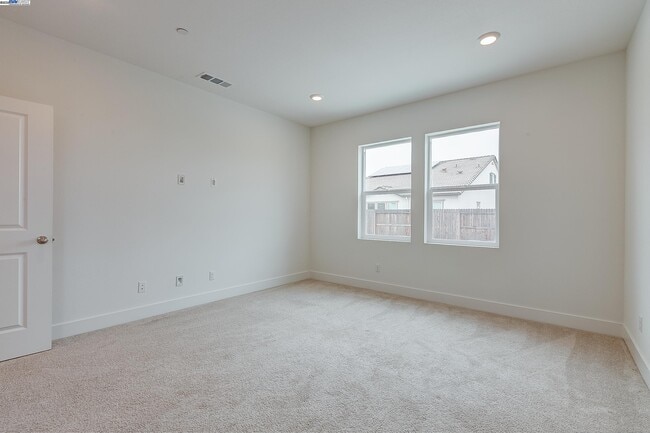 Building Photo - 1227 Richardson Rd