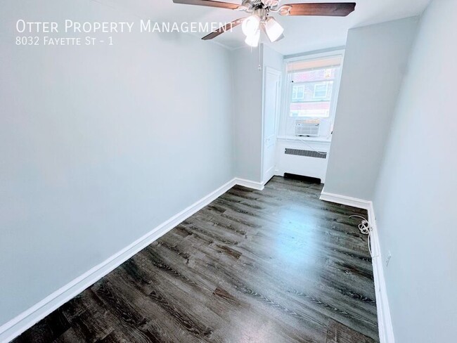 Building Photo - Charming 2BR/1BA Apartment in the Heart of...