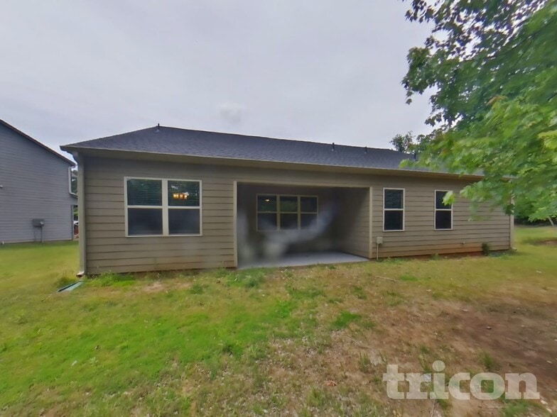 Building Photo - 474 Lake Ridge Ln
