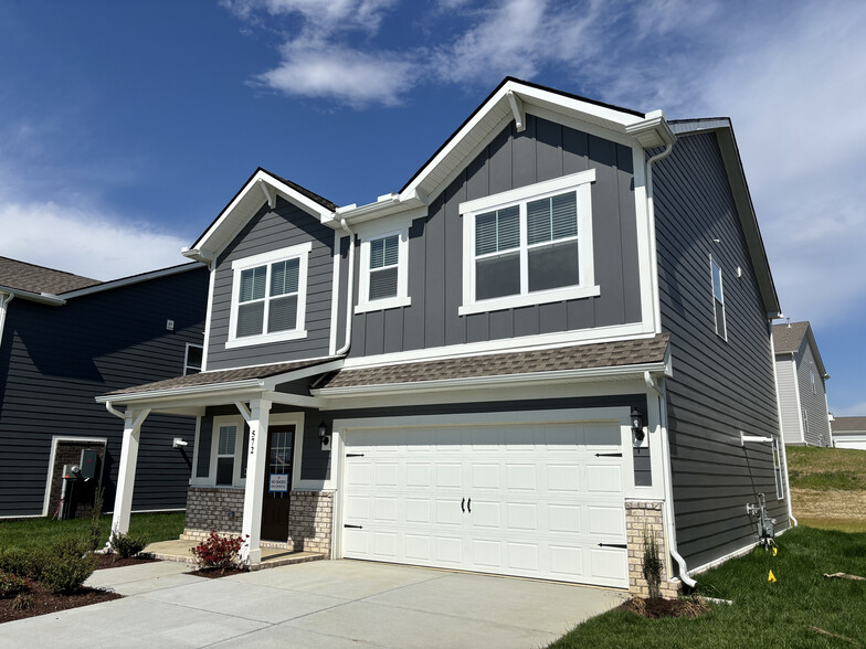 Building Photo - 572 Lyness Dr