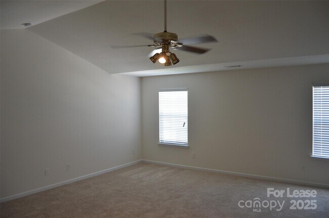 Building Photo - 117 Quail Springs Rd