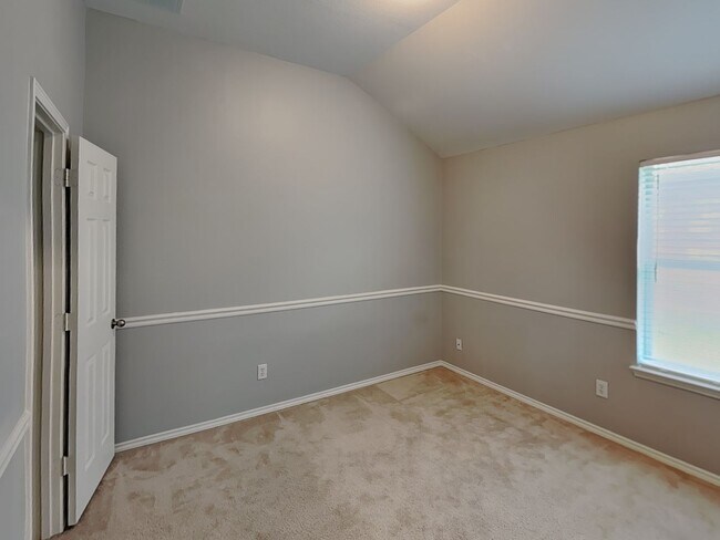 Building Photo - Where Comfort Meets Convenience in Marine Creek Ranch