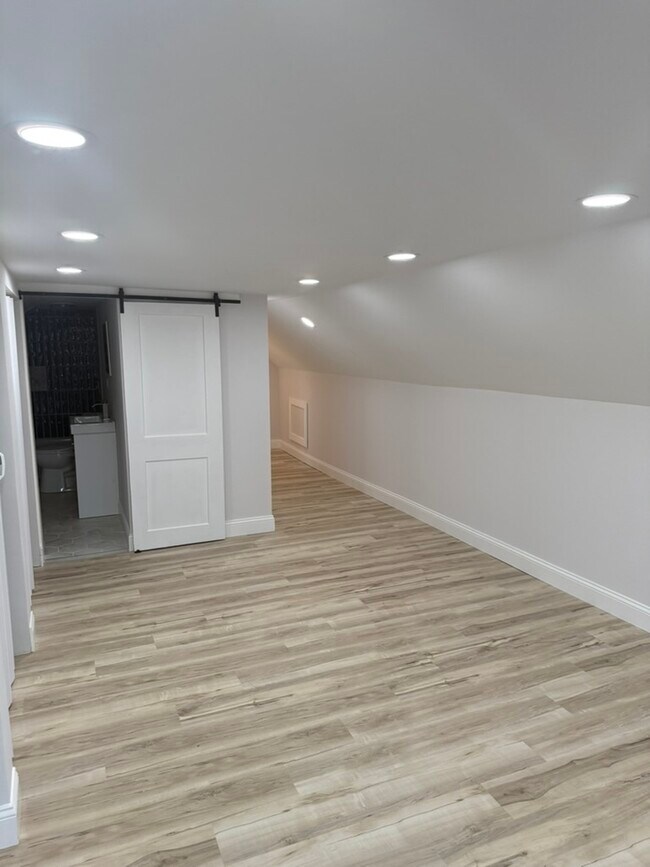Building Photo - 3007 Daviess St