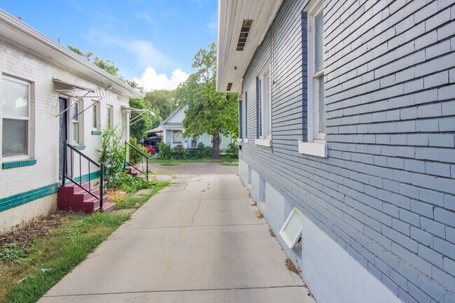 Building Photo - 2332 Eccles Ave