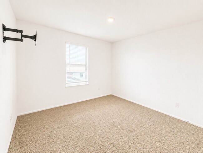 Building Photo - 4118 Saw Mill Peak Ln