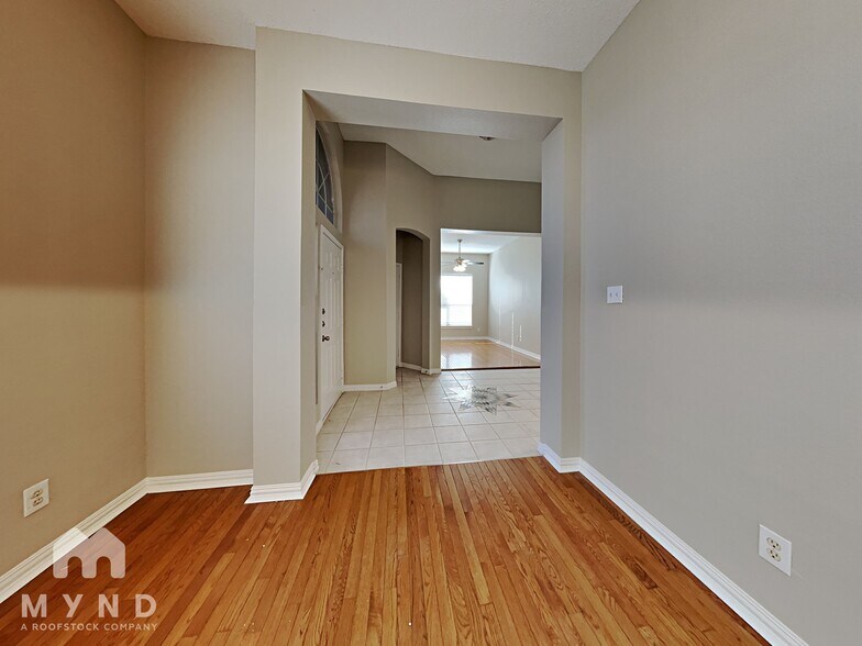 Building Photo - 6801 Amberdale Dr