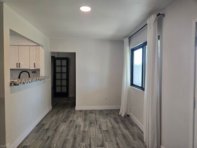 Building Photo - Coming Soon! ?Beautiful 4 bed, 2 bath Home, NO HOA! (Available 05/15/26)