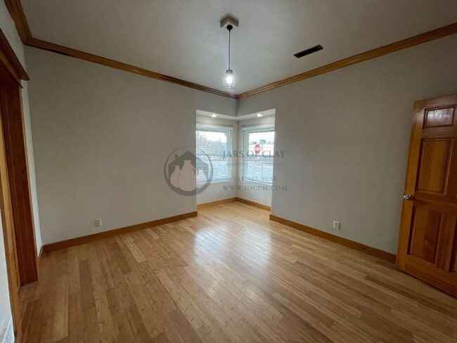 Building Photo - Charming House- Ready to Rent- Philomath