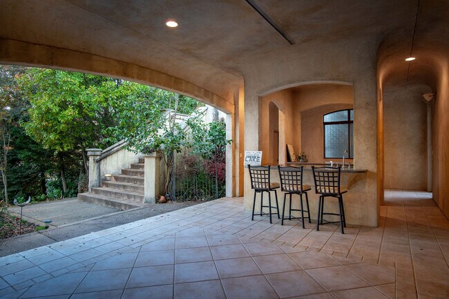 Bar under covered patio, Lakeside - 18874 Meadowlark Ct