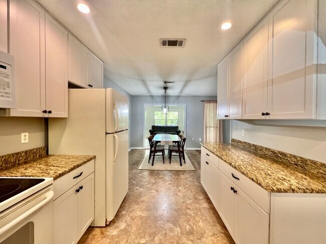 Building Photo - 2849 Penn St