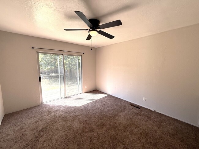 Building Photo - 191 E Washington Ave