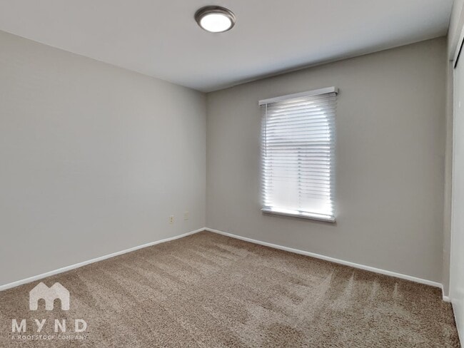 Building Photo - 5632 W Comet Ave